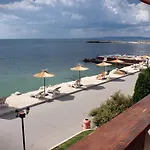 White Coast Apartman *